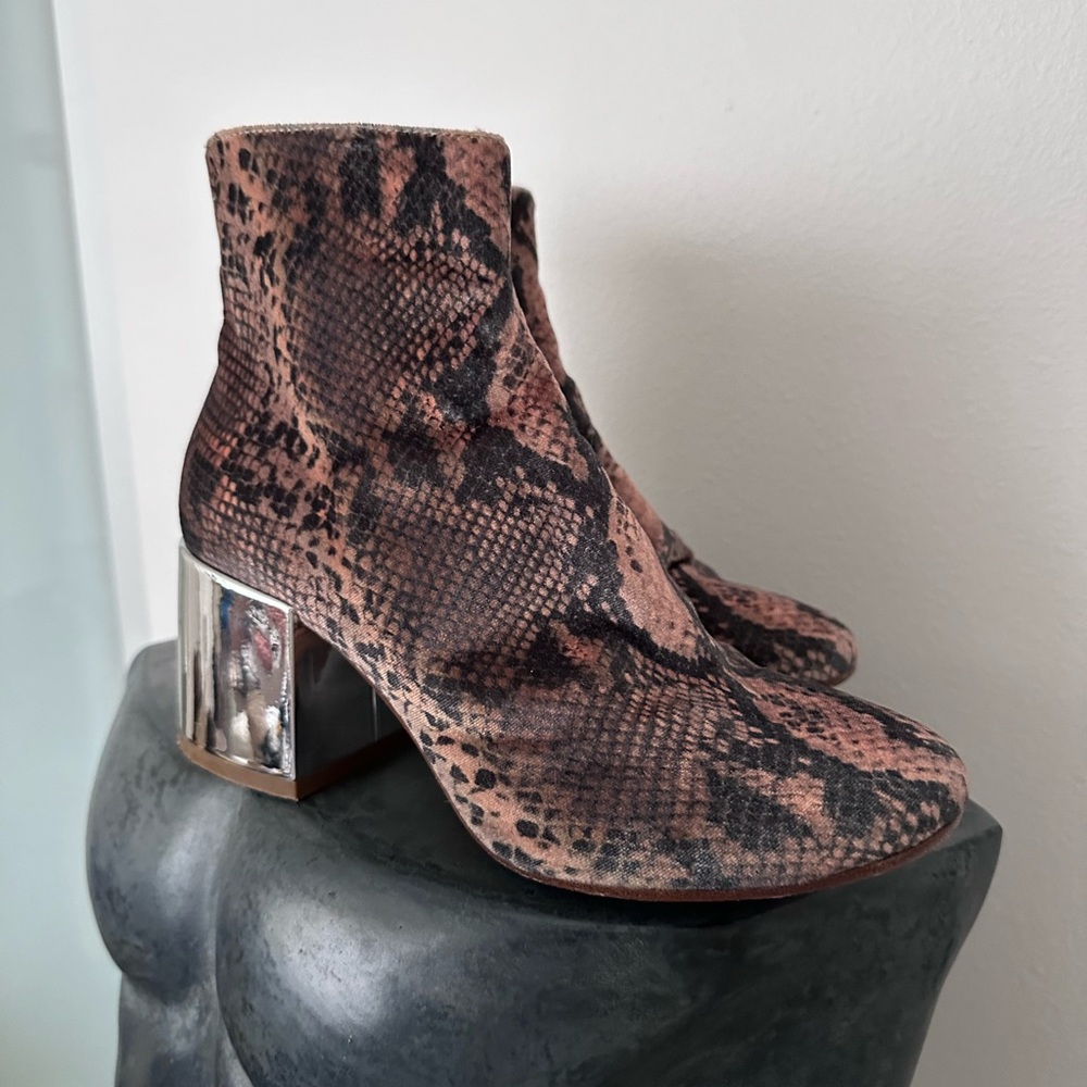 Maison Margiela snake print velvet block heel